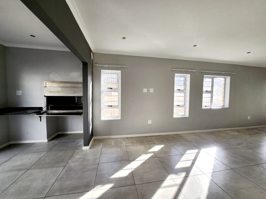 To Let 3 Bedroom Property for Rent in Lovemore Park Eastern Cape